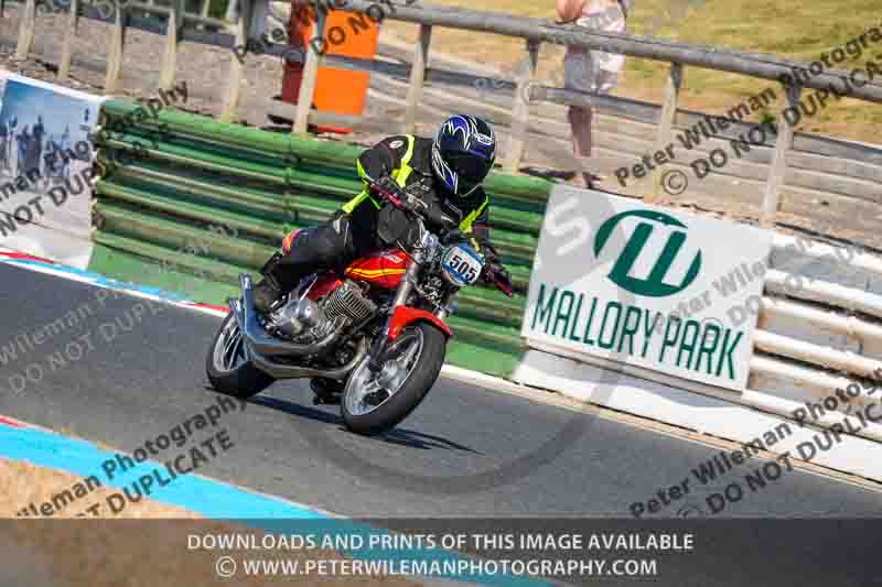 Vintage motorcycle club;eventdigitalimages;mallory park;mallory park trackday photographs;no limits trackdays;peter wileman photography;trackday digital images;trackday photos;vmcc festival 1000 bikes photographs